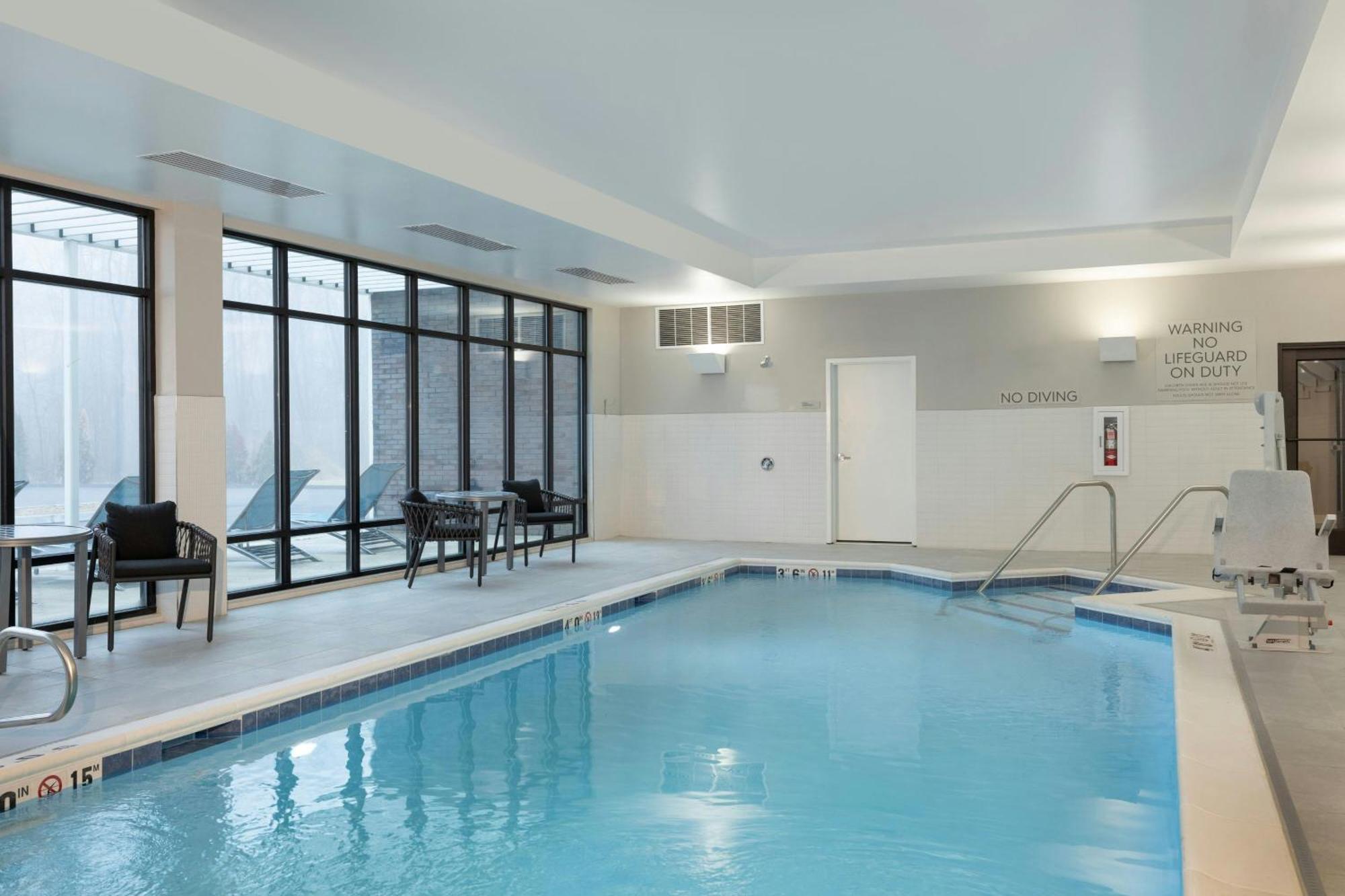 Towneplace Suites By Marriott Hadley Amherst Bagian luar foto