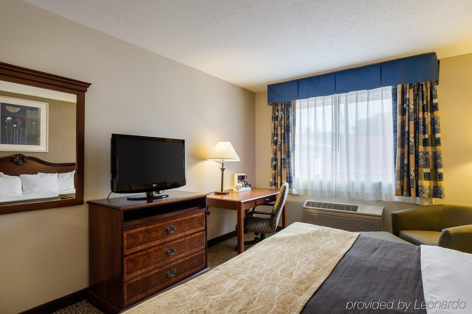 Towneplace Suites By Marriott Hadley Amherst Bagian luar foto
