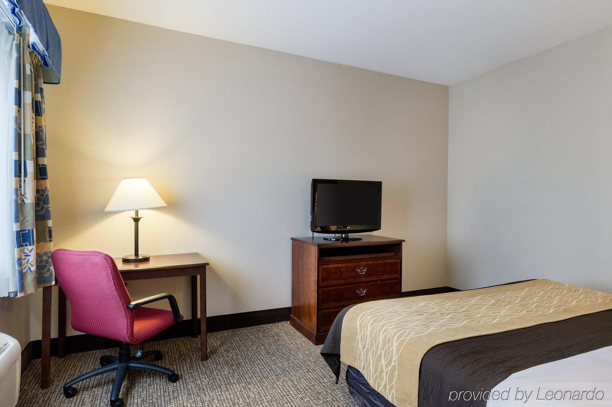 Towneplace Suites By Marriott Hadley Amherst Bagian luar foto