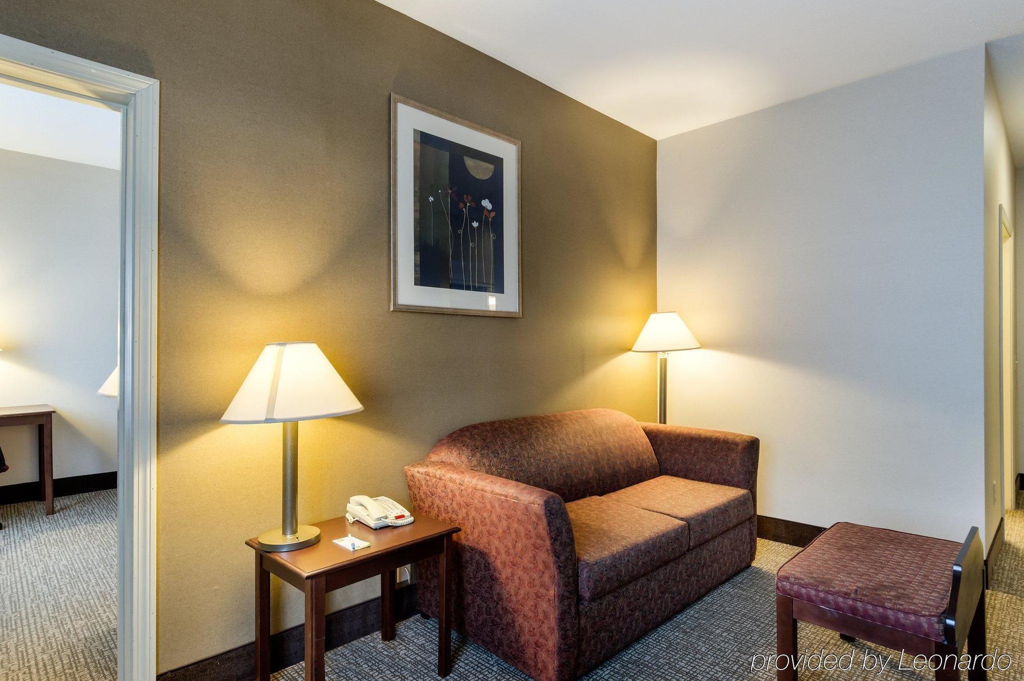 Towneplace Suites By Marriott Hadley Amherst Bagian luar foto
