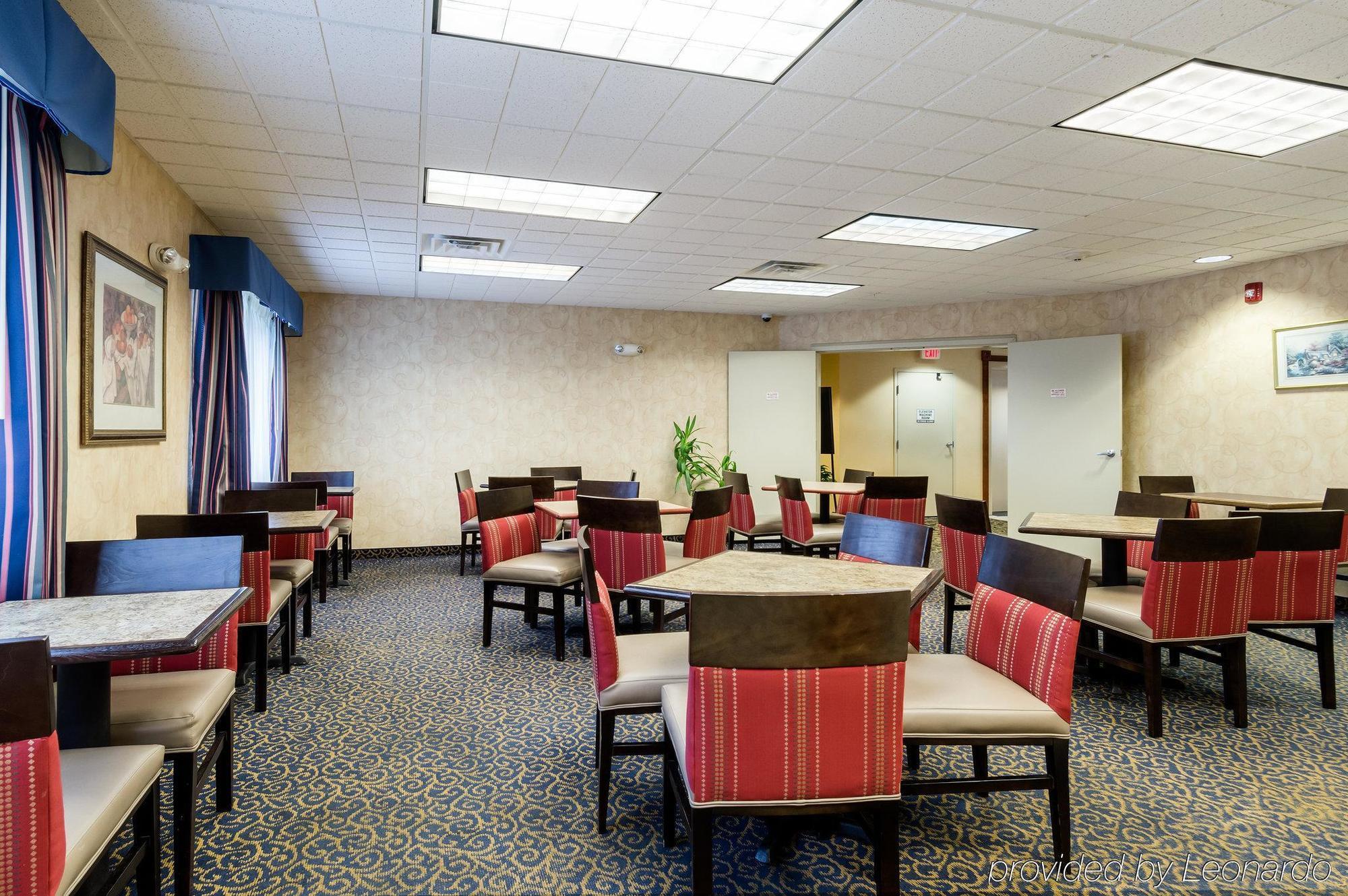 Towneplace Suites By Marriott Hadley Amherst Bagian luar foto