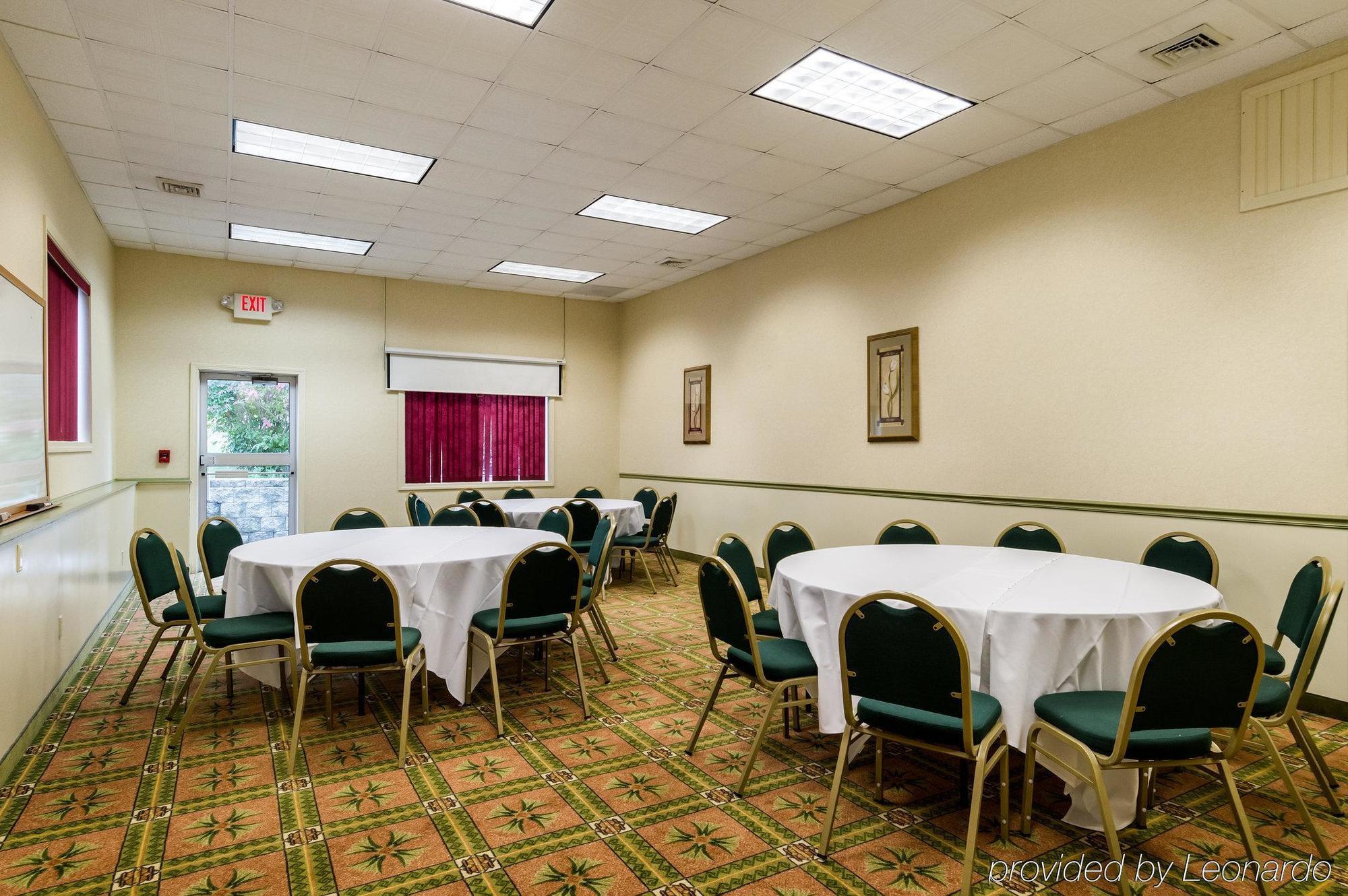 Towneplace Suites By Marriott Hadley Amherst Bagian luar foto