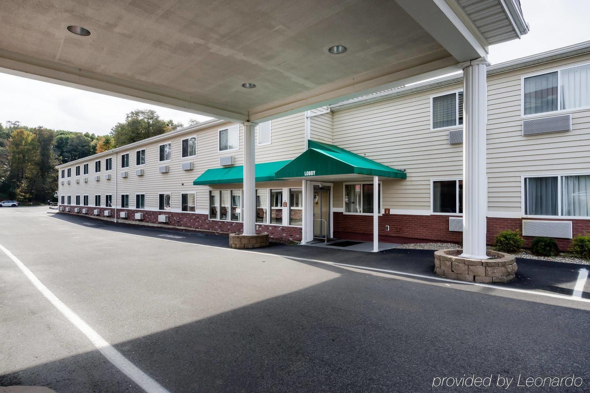 Towneplace Suites By Marriott Hadley Amherst Bagian luar foto