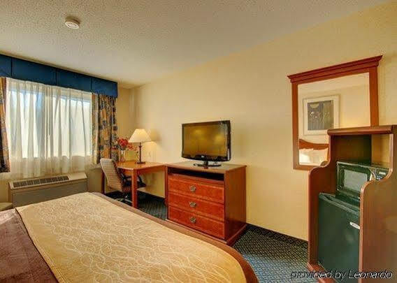 Towneplace Suites By Marriott Hadley Amherst Bagian luar foto