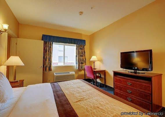 Towneplace Suites By Marriott Hadley Amherst Bagian luar foto